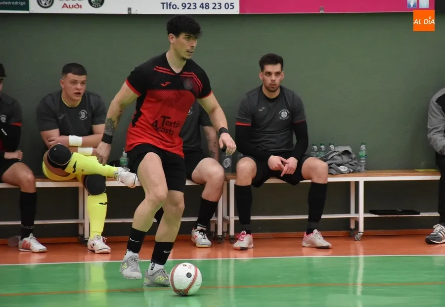 Foto 2 - Ra&uacute;l Herrero continuar&aacute; una temporada m&aacute;s en el III Senior