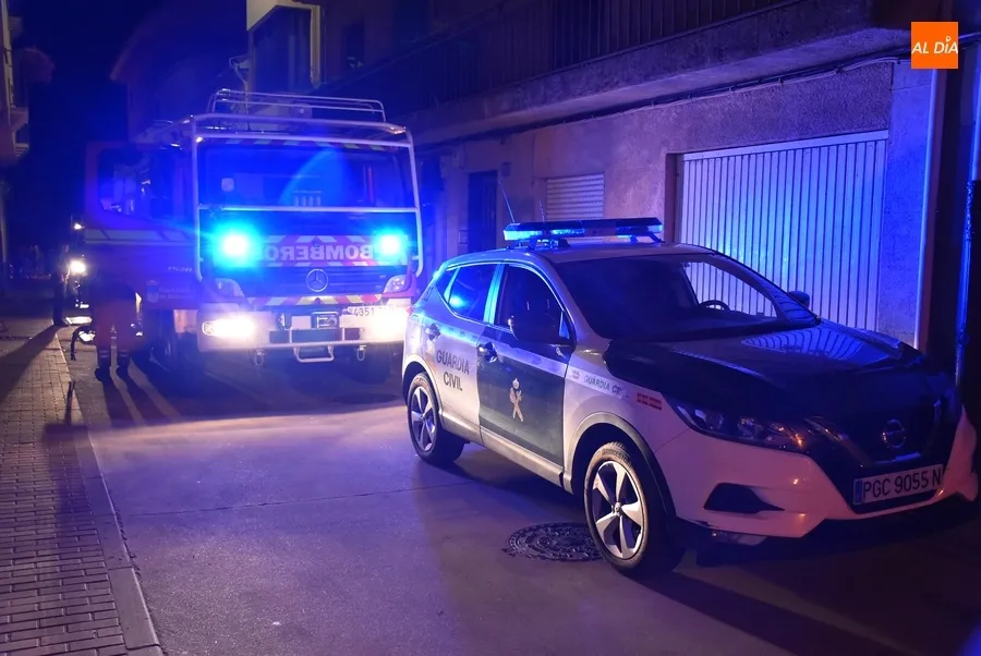 Foto 2 - Echa a arder un veh&iacute;culo en el interior de una cochera en la calle San Pelayo