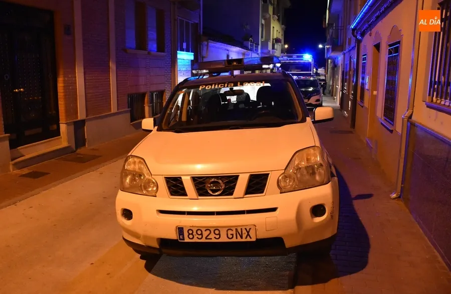 Foto 3 - Echa a arder un veh&iacute;culo en el interior de una cochera en la calle San Pelayo
