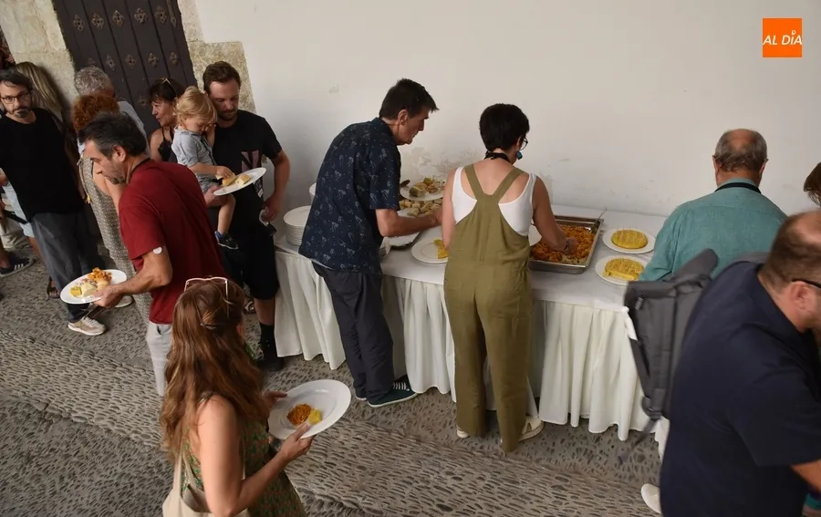 Foto 3 - Los profesionales de la Feria vuelven a comer por un d&iacute;a, cuatro a&ntilde;os despu&eacute;s, en el Palacio de Montarco