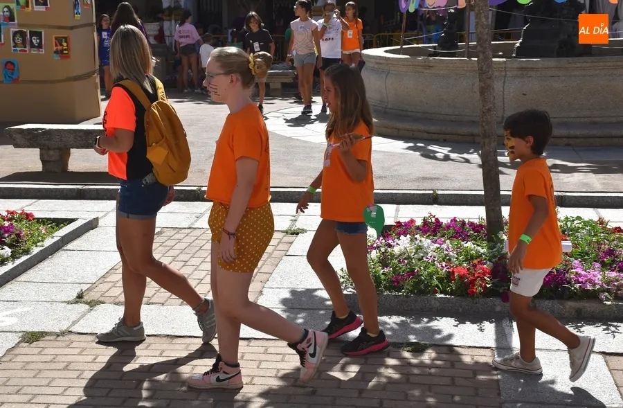 Foto 6 - 40 ni&ntilde;os de Sancti-Sp&iacute;ritus se acercan a disfrutar del Divierteatro