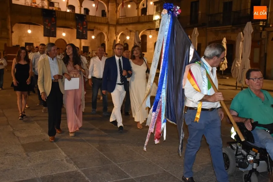 Foto 11 - Isabel Bernardo ensalza el comercio tradicional con la familia Satur como modelo a seguir