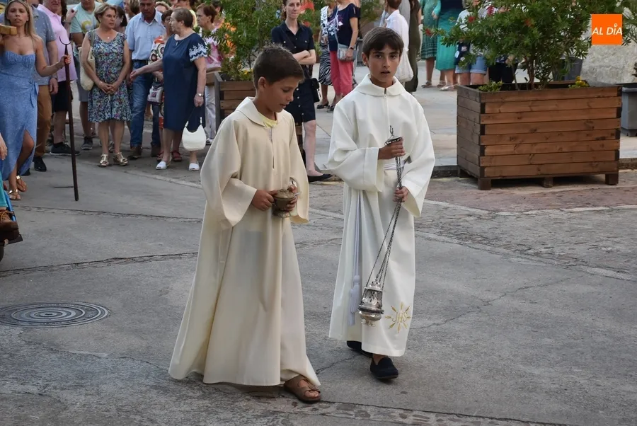 Foto 8 - El Arrabal de San Francisco estrena procesi&oacute;n para honrar a Santa Clara