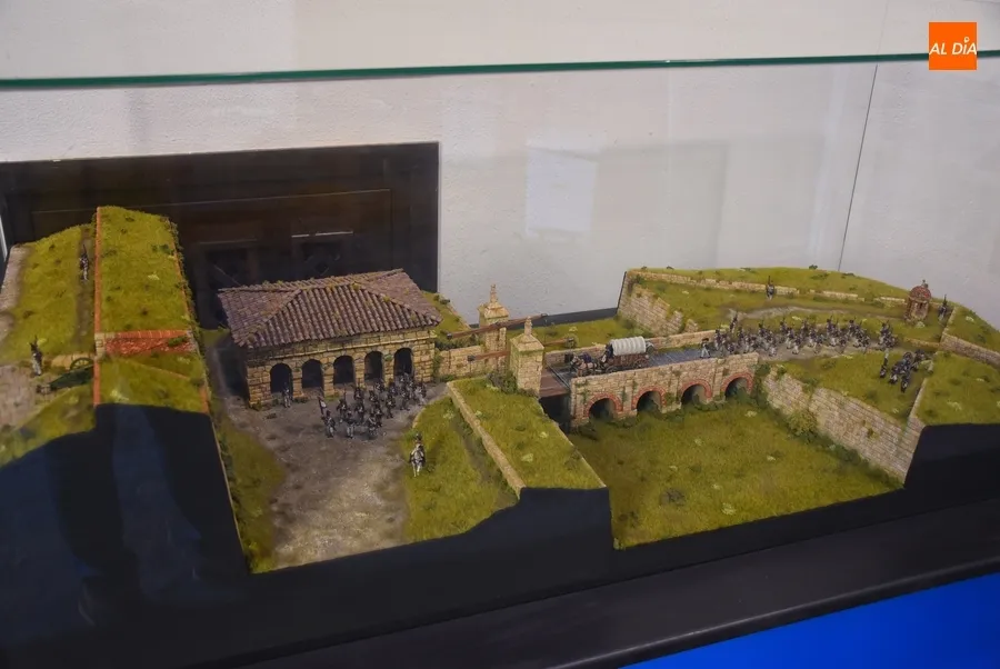 Foto 6 - Reubicada en el zagu&aacute;n de la Casa de la Cultura la maqueta del Puente de San Felipe