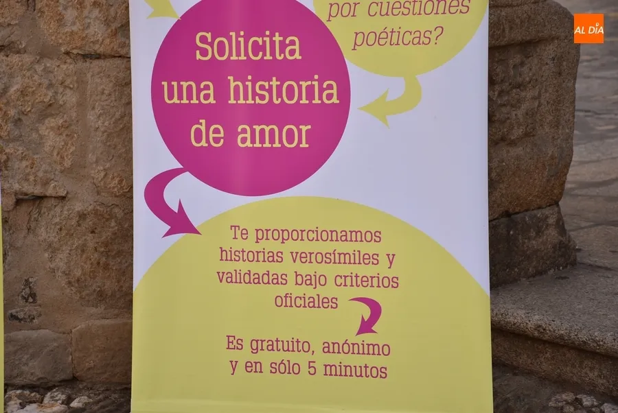 Foto 10 - Abierta la &lsquo;Oficina de Donaciones de Historias de Amor&rsquo; en los soportales de la Casa Consistorial