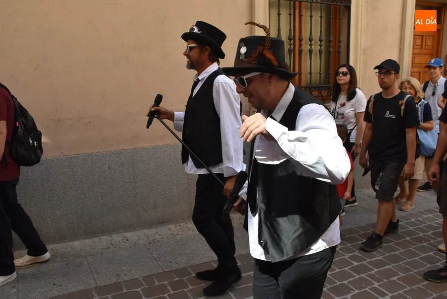 Foto 6 - Mirobrigenses y forasteros mueven el cuerpo con el Swing, el Show y un singular utilitario