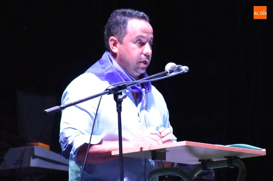 Foto 2 - Flori&aacute;n Alonso evoca su pasado como alcalde de Morasverdes en un preg&oacute;n lleno de nombres propios