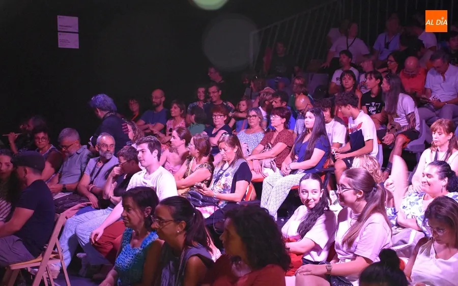 Foto 2 - Amplia tarde de danza en torno a la violencia de g&eacute;nero, el pan o el agua tras el estreno de un &lsquo;Fake reality&rsquo;