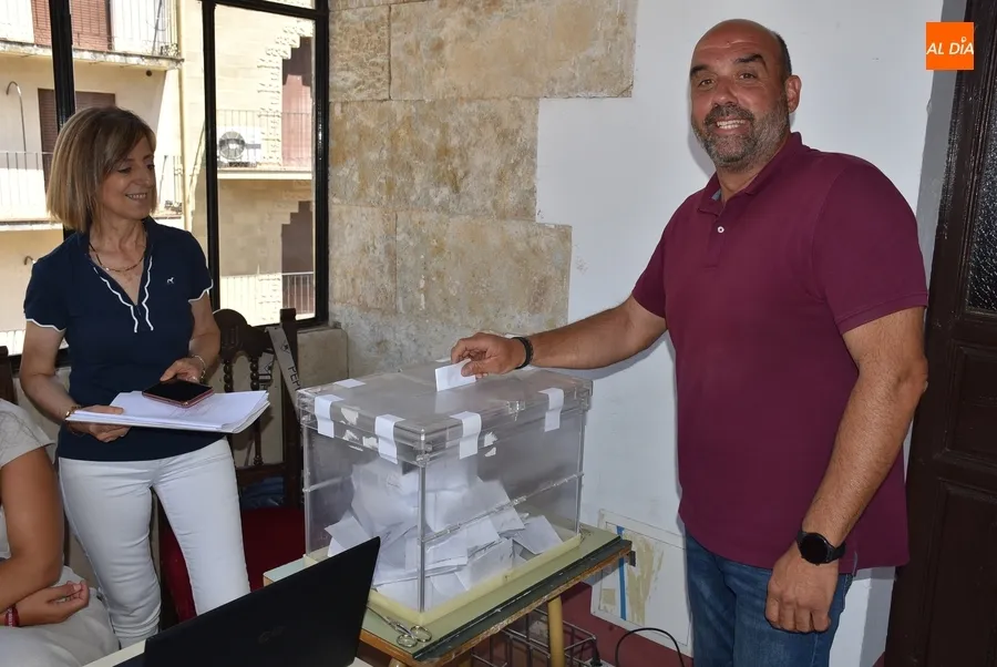 Foto 2 - La elecci&oacute;n del cartel anunciador del Carnaval 2024 queda reducida a 5 finalistas