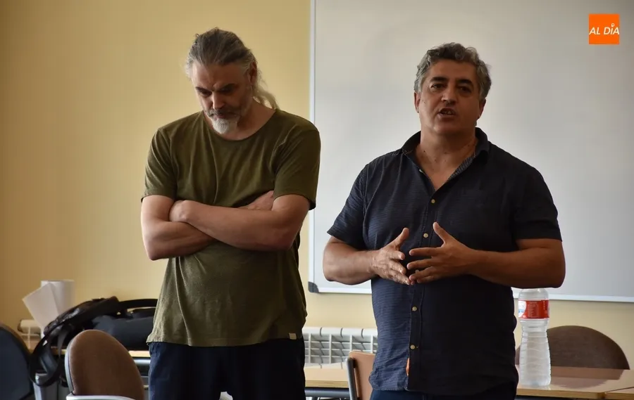 Foto 2 - F&eacute;lix Fradejas imparte una sesi&oacute;n a los pr&oacute;ximos monitores del Divierteatro