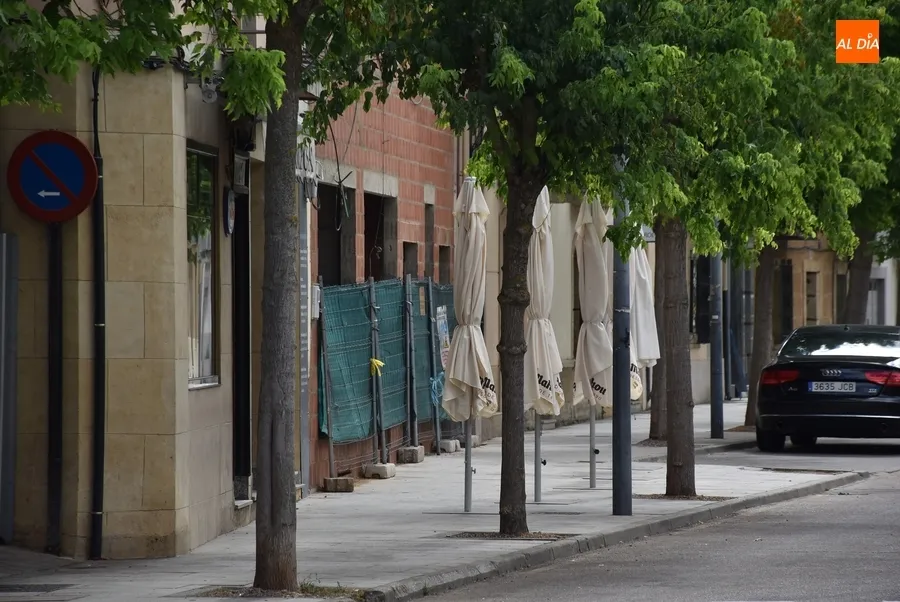 Foto 4 - El Martes Chico dej&oacute; unos 3.000 kilos de basura en el entorno comercial de La Glorieta