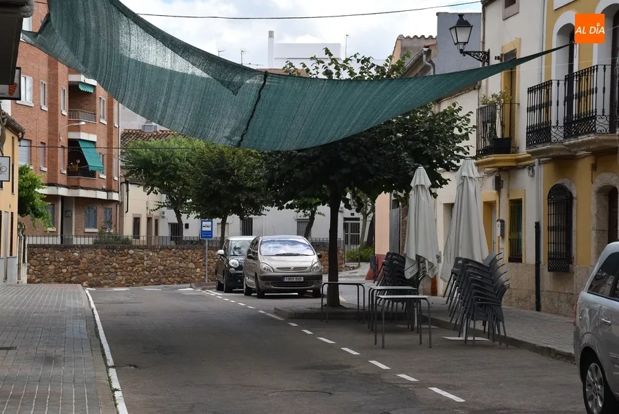 Foto 2 - El Martes Chico dej&oacute; unos 3.000 kilos de basura en el entorno comercial de La Glorieta