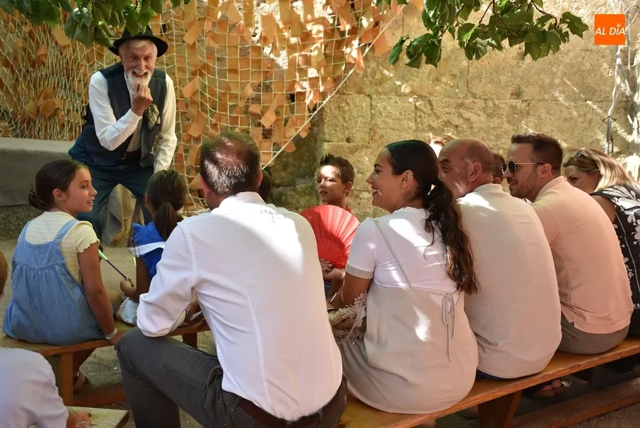 Foto 10 - La Corporaci&oacute;n se arranca a cantar en irland&eacute;s en su visita al Divierteatro
