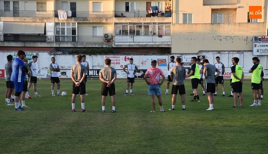 Foto 5 - El Ciudad Rodrigo CF 23/24 empieza la pretemporada