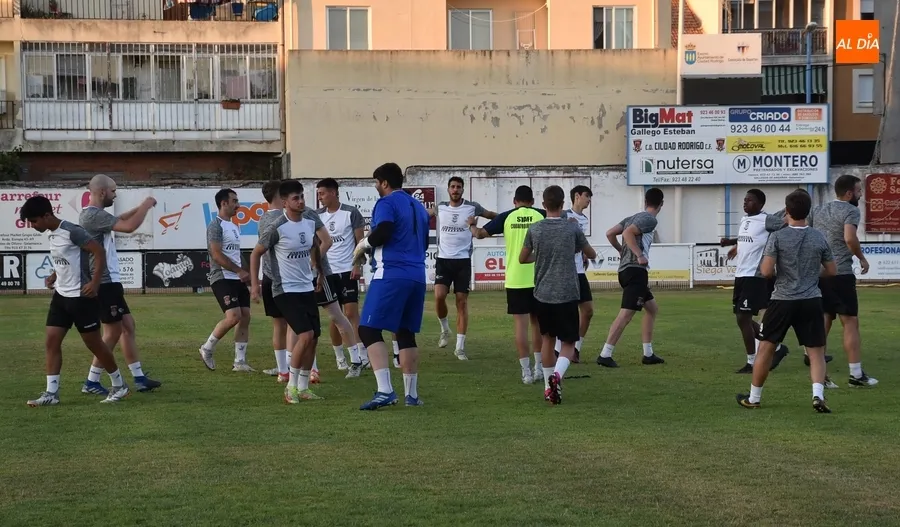 Foto 7 - El Ciudad Rodrigo CF 23/24 empieza la pretemporada
