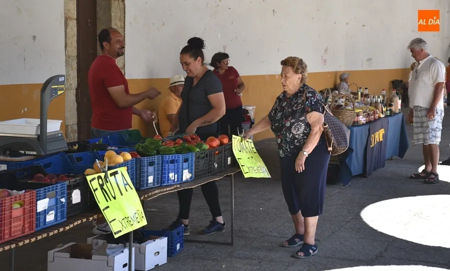 Foto 11 - Nuevo adelanto del mercado de los martes en una ma&ntilde;ana de much&iacute;simo ajetreo