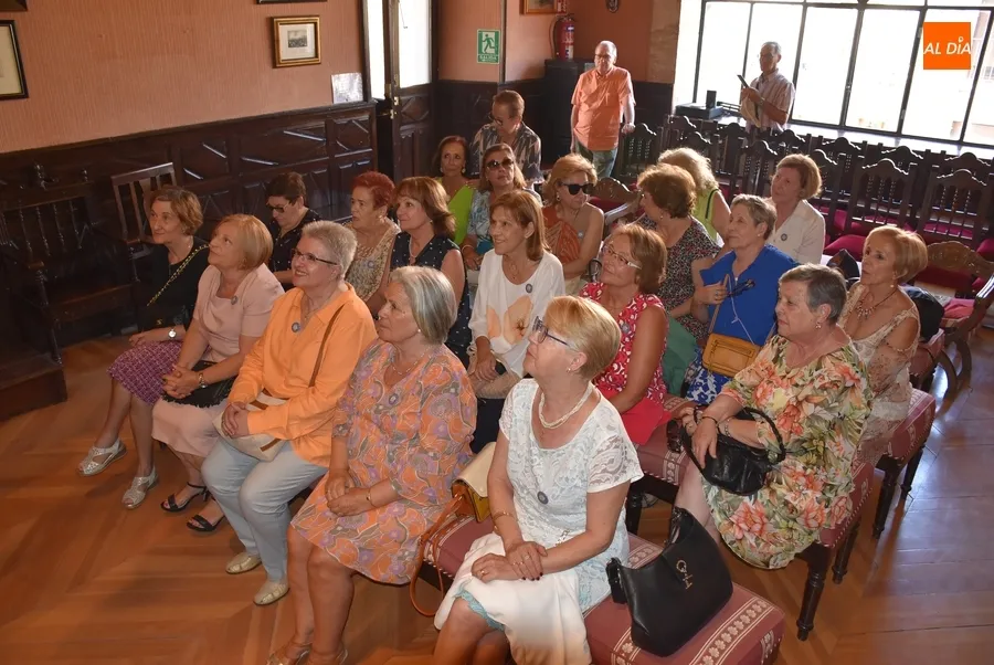 Foto 2 - La promoci&oacute;n 1971-1973 de Magisterio de las Teresianas se reencuentra medio siglo despu&eacute;s