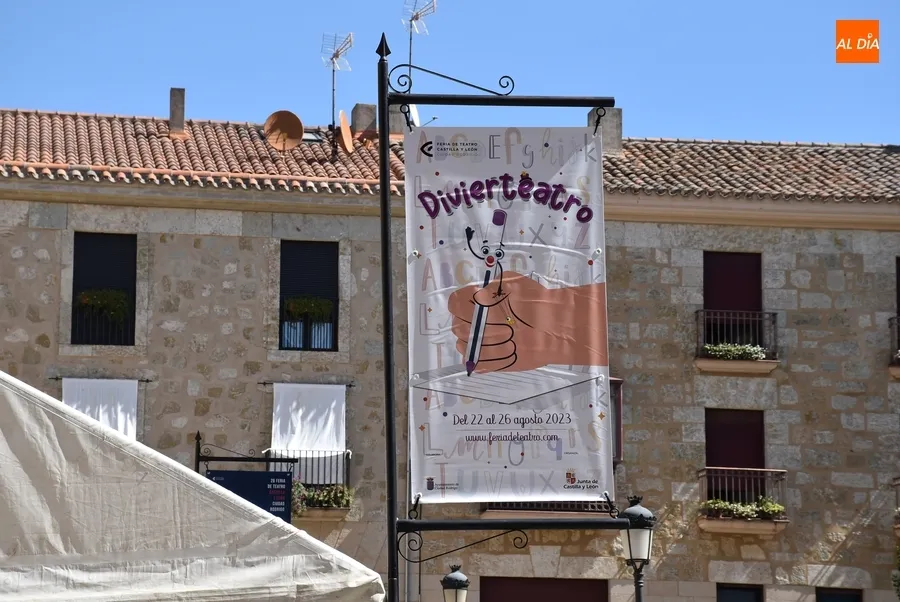 Foto 4 - La Plazuela del Buen Alcalde se empieza a vestir para el Divierteatro