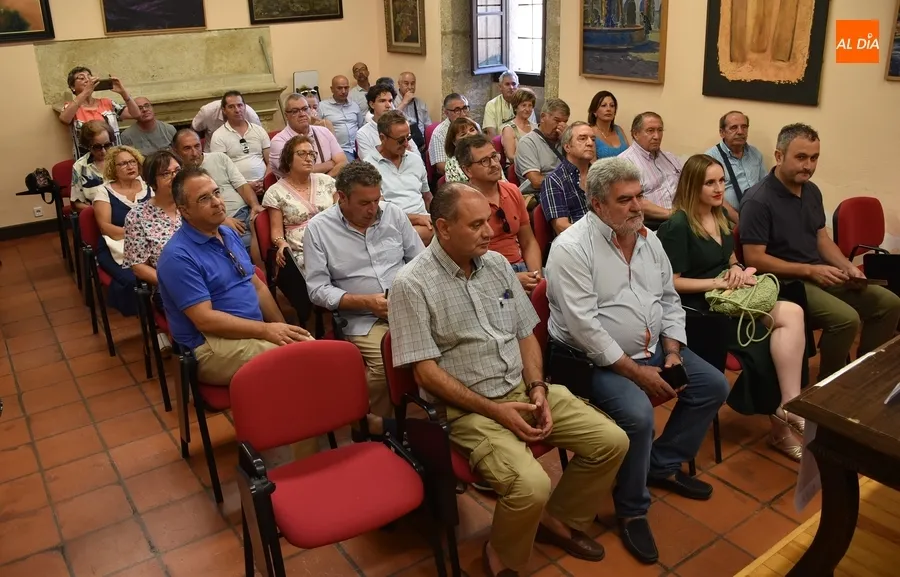Foto 4 - Saelices y La Encina llenan de &ldquo;orgullo comarcano&rdquo; el 10&ordm; n&uacute;mero de la Revista del CEM