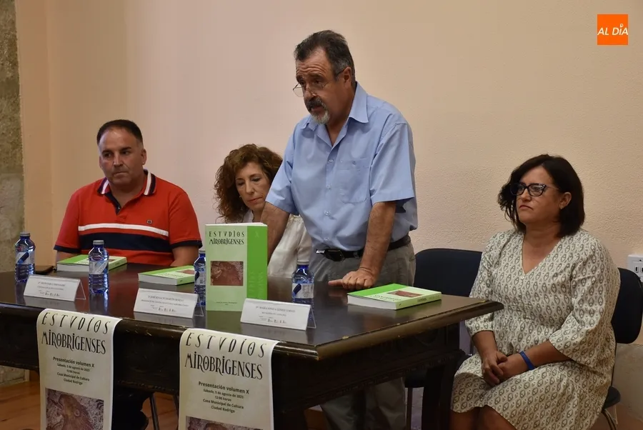 Foto 5 - Saelices y La Encina llenan de &ldquo;orgullo comarcano&rdquo; el 10&ordm; n&uacute;mero de la Revista del CEM