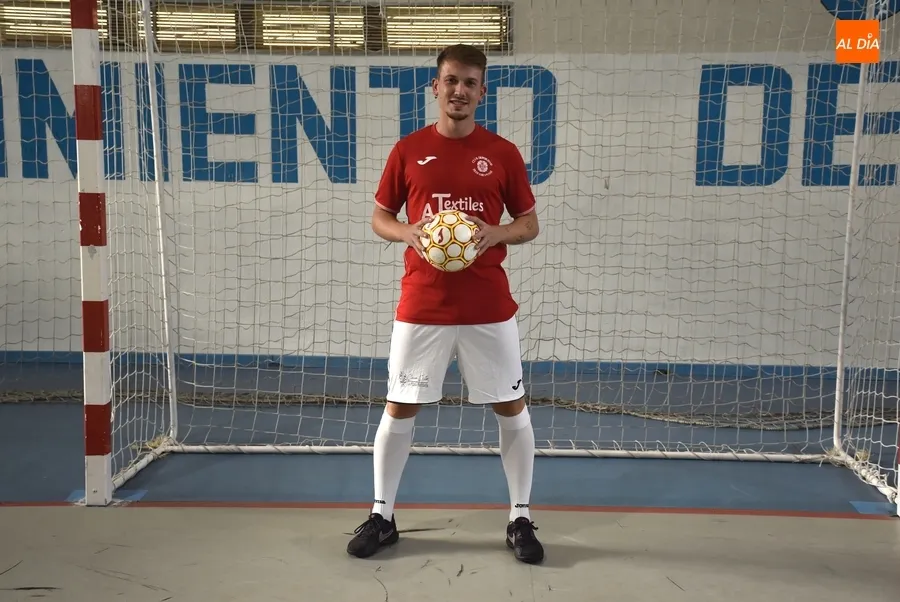 Foto 4 - Adri&aacute;n Moreiro regresa al III Columnas tras 4 temporadas en Unionistas FS