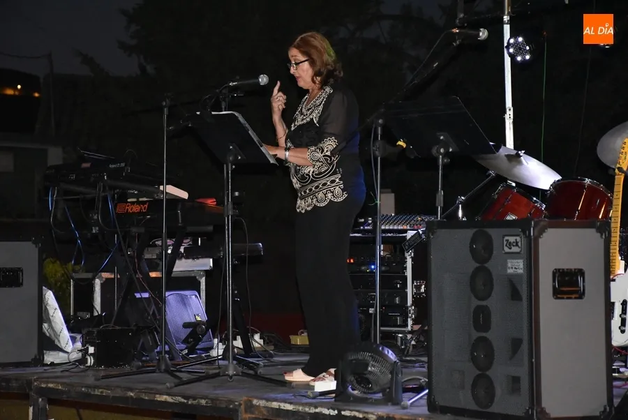 Foto 7 - Pepita Zafra reivindica en su preg&oacute;n festivo la Declaraci&oacute;n como BIC del Puente Mayor