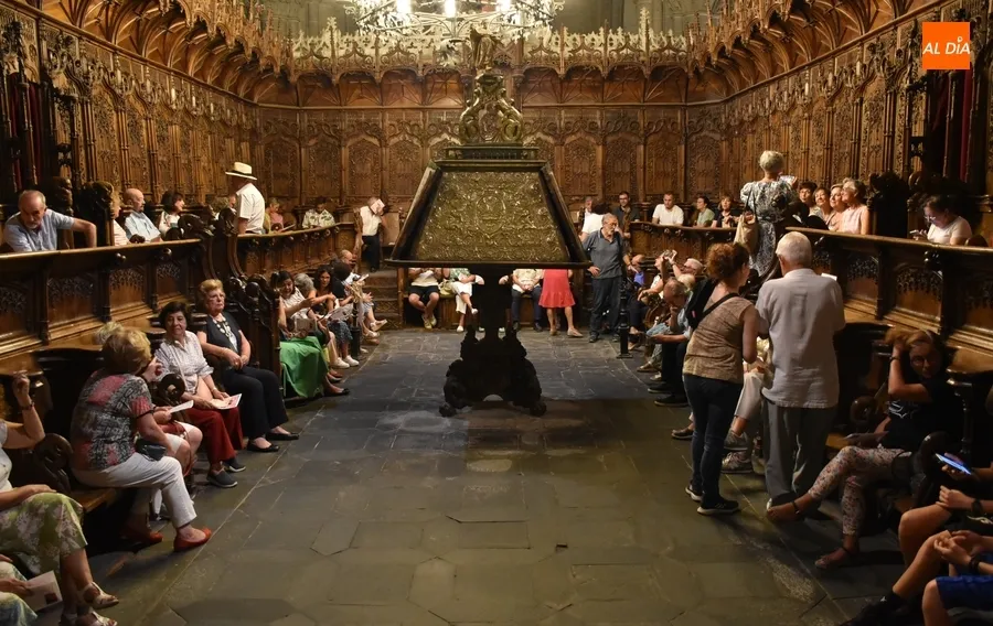 Foto 2 - Musical y concurrida apertura del d&iacute;a grande de la Catedral de Santa Mar&iacute;a
