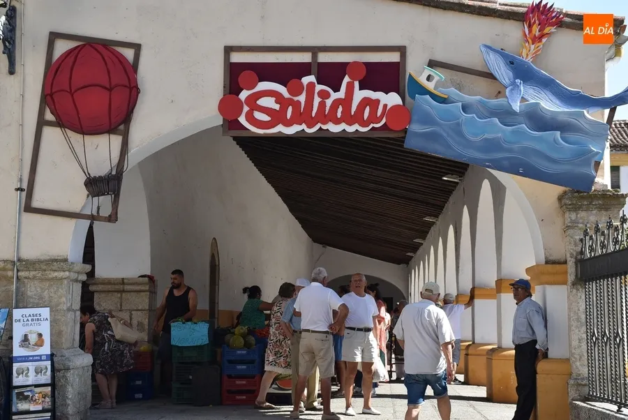 Foto 3 - El mercado de los martes cierra con su edici&oacute;n m&aacute;s colorida su rep&oacute;ker de sesiones especiales