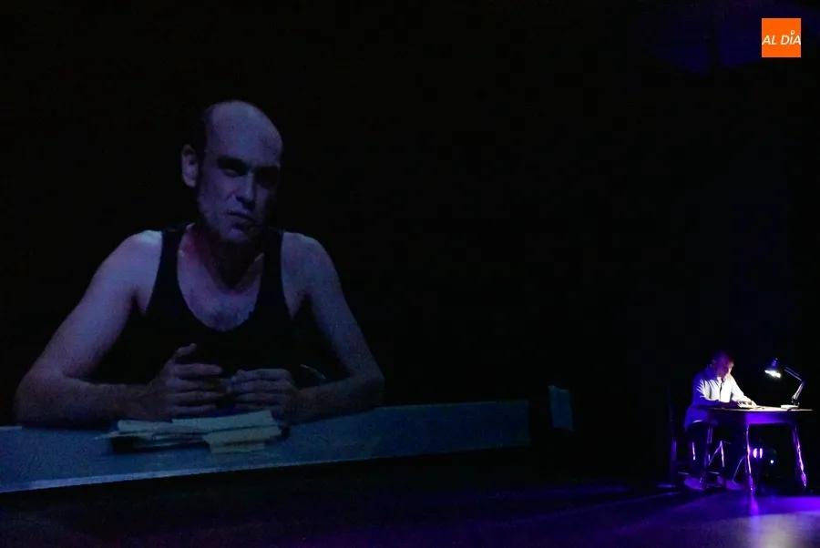 Foto 8 - Un estreno absoluto con los art&iacute;culos de Manuel Vicent como eje encabeza la tarde-noche en sala