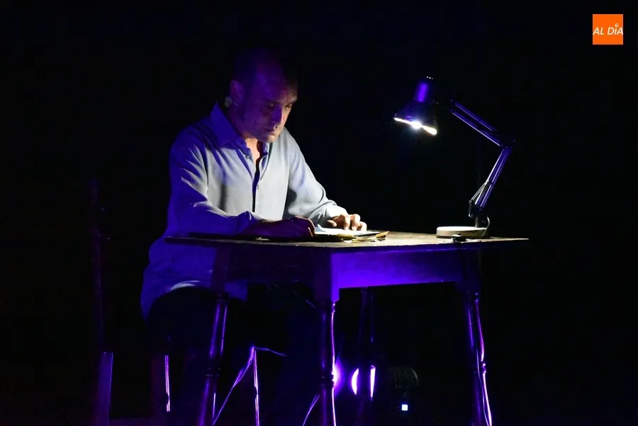 Foto 10 - Un estreno absoluto con los art&iacute;culos de Manuel Vicent como eje encabeza la tarde-noche en sala