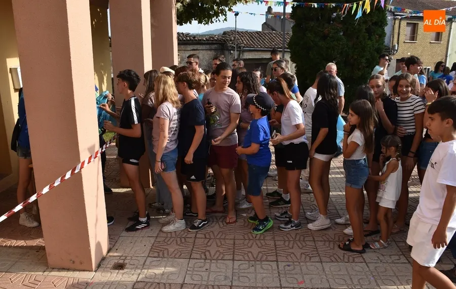 Foto 2 - Los Kintos 2023 de Villasrubias acaban a remojo tras ofrecer el preg&oacute;n de las fiestas