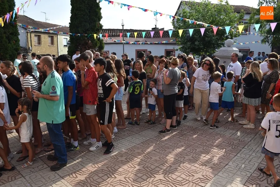 Foto 3 - Los Kintos 2023 de Villasrubias acaban a remojo tras ofrecer el preg&oacute;n de las fiestas