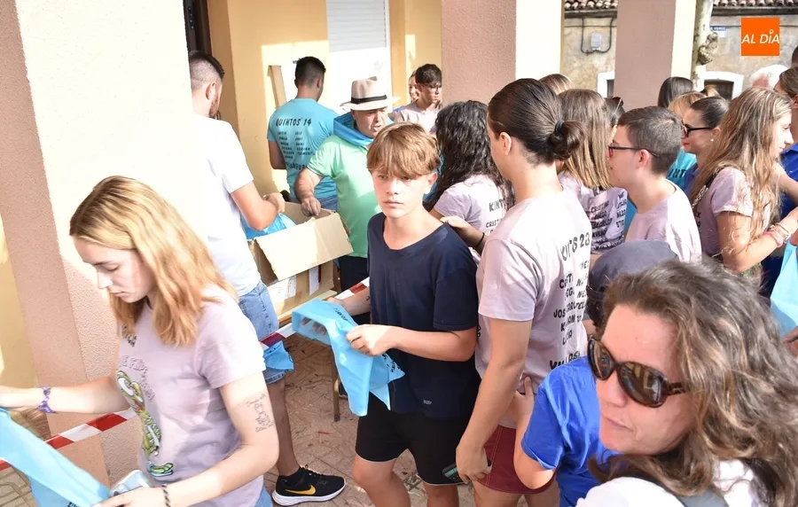 Foto 4 - Los Kintos 2023 de Villasrubias acaban a remojo tras ofrecer el preg&oacute;n de las fiestas