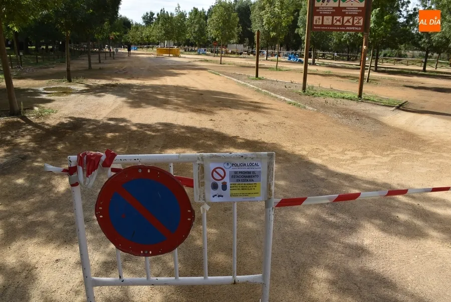 Foto 5 - El parking de La Pesquera se prepara desde 1&ordf; hora para acoger el lanzamiento de los fuegos artificiales