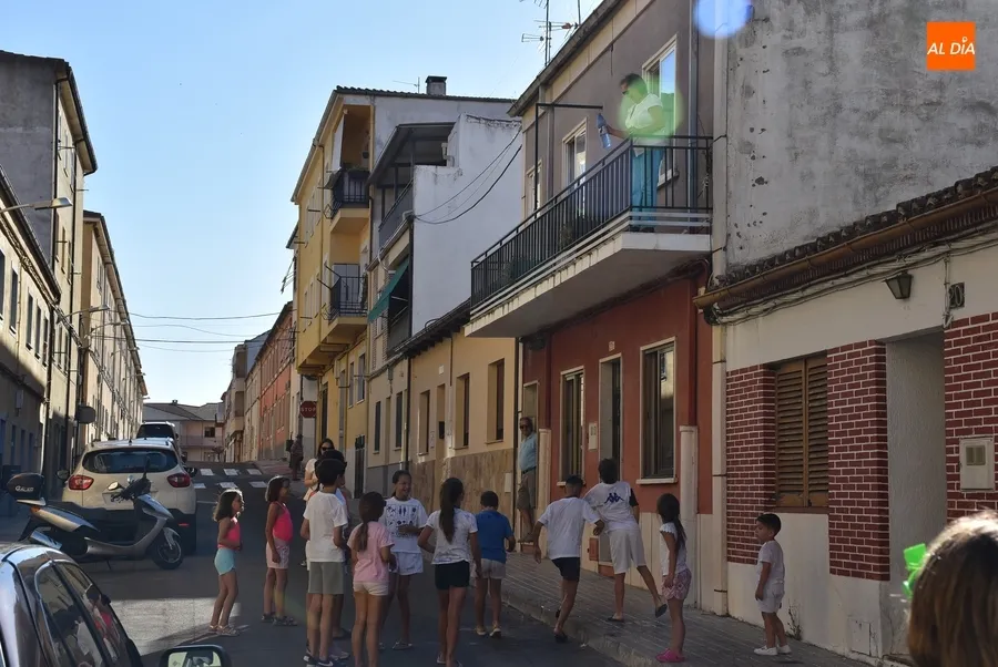Foto 5 - Gran jolgorio en la acu&aacute;tica y colorida apertura oficial de las fiestas del Valle de San Mart&iacute;n