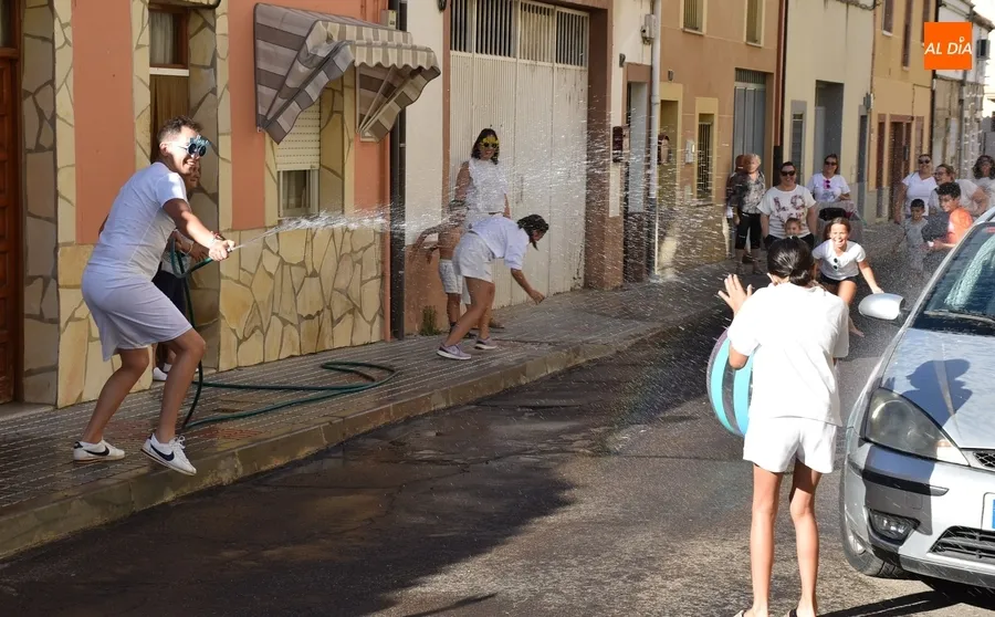 Foto 7 - Gran jolgorio en la acu&aacute;tica y colorida apertura oficial de las fiestas del Valle de San Mart&iacute;n