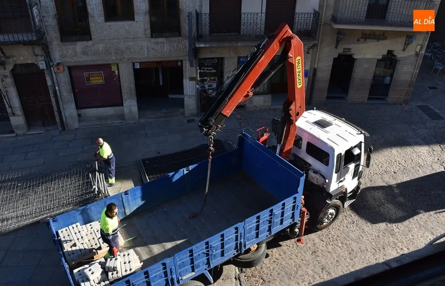 Foto 5 - Arrancan, cuatro meses m&aacute;s tarde de lo previsto, las obras de reforma de la R&uacute;a del Sol