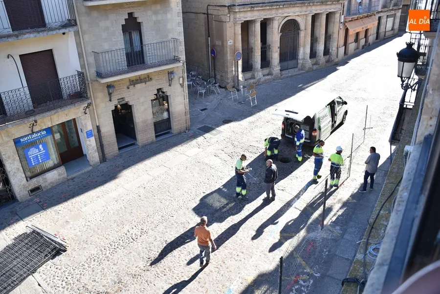 Foto 7 - Arrancan, cuatro meses m&aacute;s tarde de lo previsto, las obras de reforma de la R&uacute;a del Sol