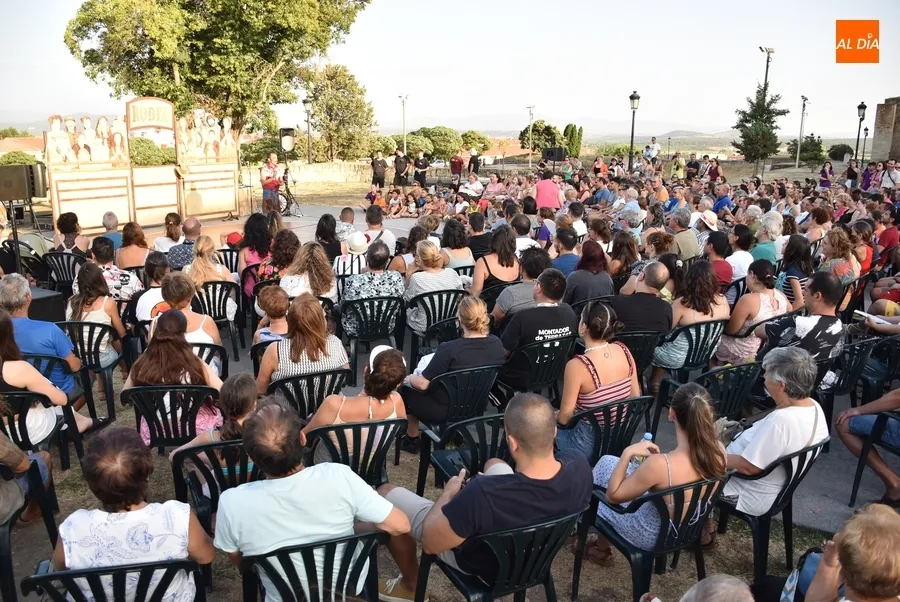 Foto 5 - El p&uacute;blico se lo pasa en grande con el moderno &lsquo;Rodeo&rsquo; de La Banda de Otro