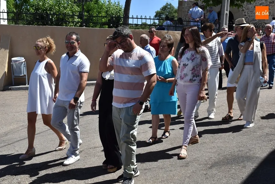 Foto 10 - Saelices el Chico se pone sus mejores galas para procesionar a San Benito