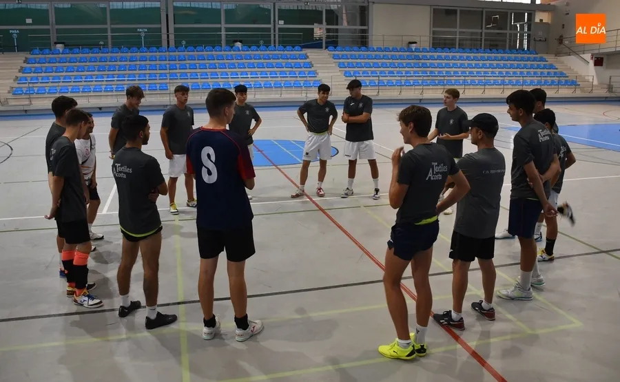 Foto 2 - El III Juvenil inicia una nueva etapa con la permanencia en Divisi&oacute;n de Honor como objetivo