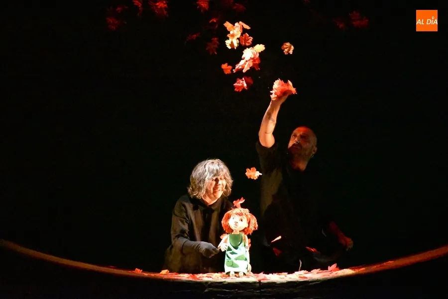Foto 8 - La esperanza renace bajo &lsquo;El &aacute;rbol rojo&rsquo; de Baychimo en la apertura de la franja infantil