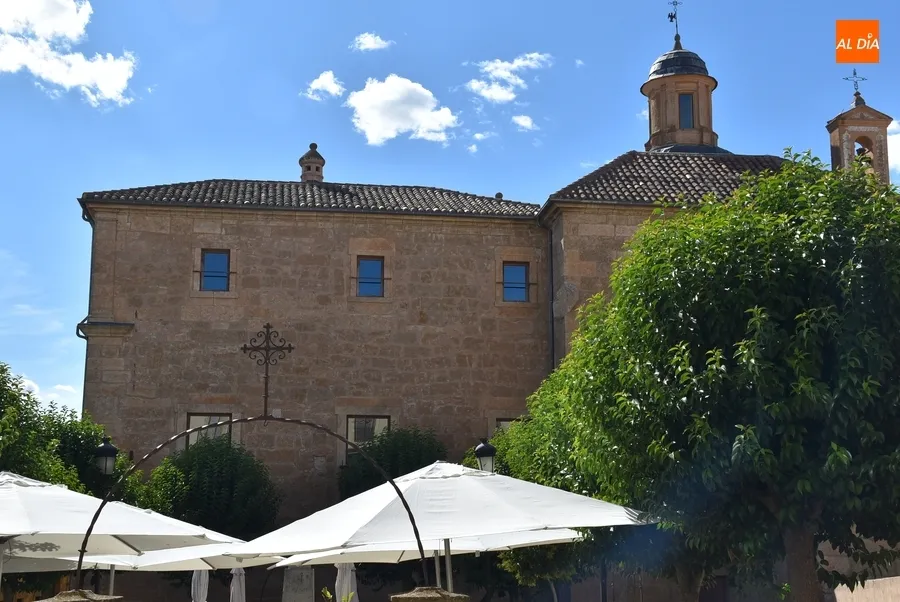 Foto 8 - El Ayuntamiento procede al obligado desmontaje de las exposiciones que ten&iacute;a en Los &Aacute;guila