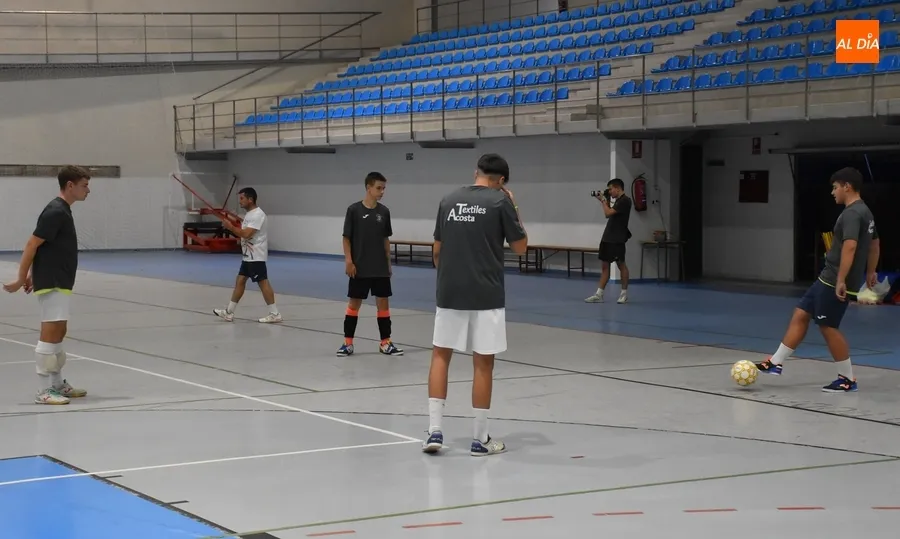 Foto 10 - El III Juvenil inicia una nueva etapa con la permanencia en Divisi&oacute;n de Honor como objetivo