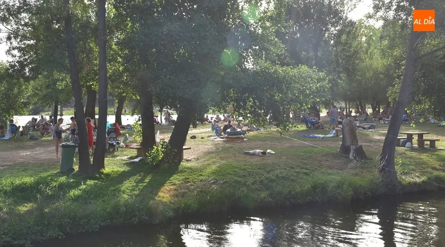 Foto 3 - El r&iacute;o conserva una alta fidelidad pese al Martes Mayor