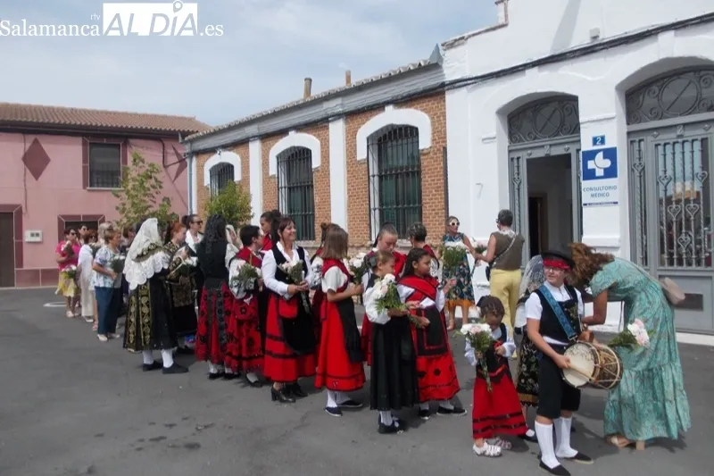 El Campo de Peñaranda celebraba este 15 de agosto su tradicional ofrenda floral