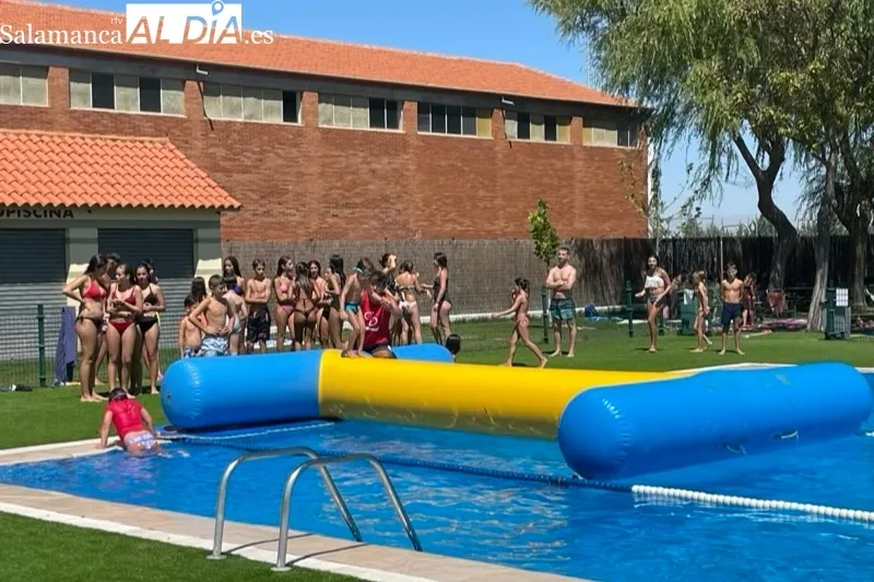 Las piscinas de Peñaranda acogían la fiesta infantil de pre-fiestas