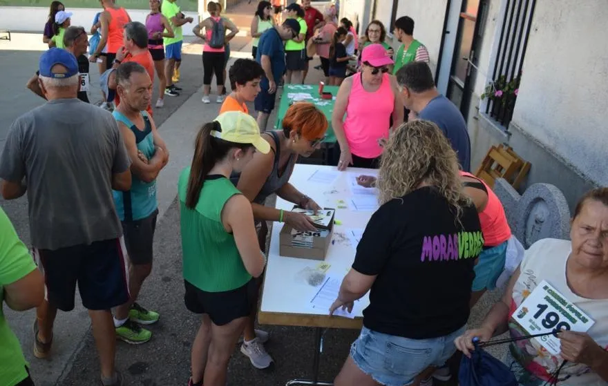 Foto 2 - Ra&uacute;l Blanco y Olga Justo se llevan la 2&ordf; Carrera Popular de Morasverdes