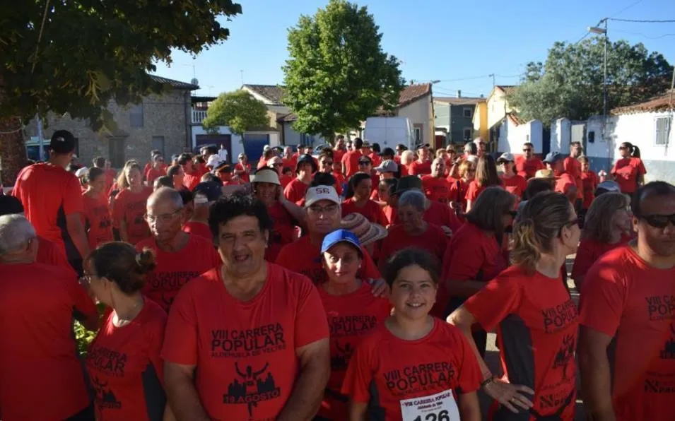 Foto 8 - Juan Calvo y Montserrat Alonso se imponen en la 8&ordf; Carrera Popular de Aldehuela de Yeltes