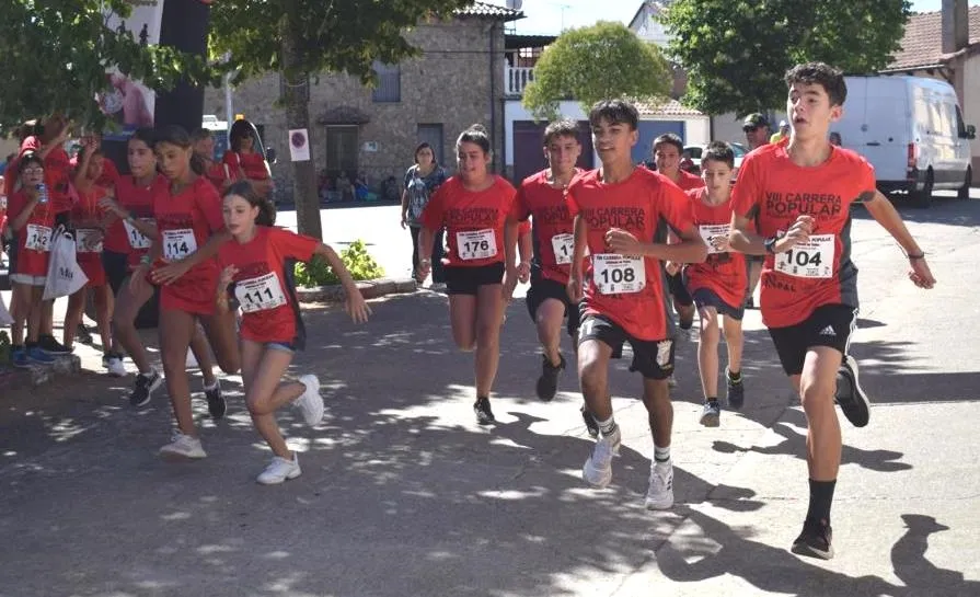 Foto 2 - Juan Calvo y Montserrat Alonso se imponen en la 8&ordf; Carrera Popular de Aldehuela de Yeltes